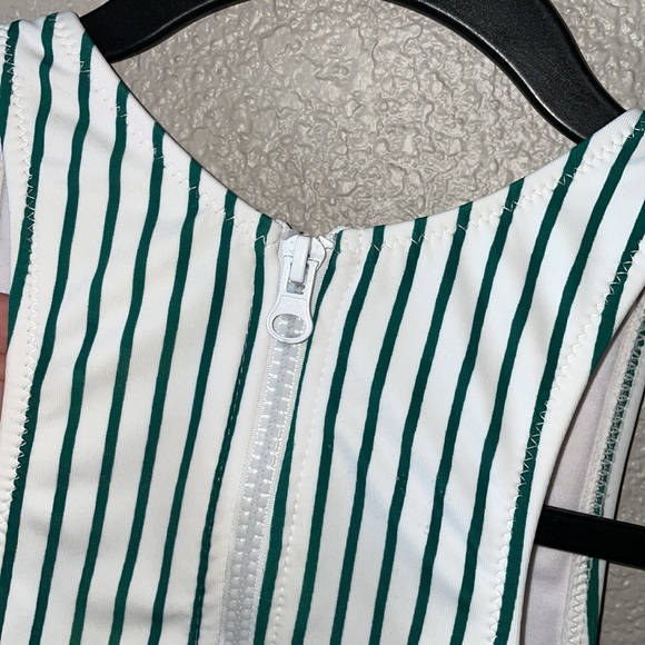 Cupshe One Piece Swimsuit Size M - Picture 3 of 4